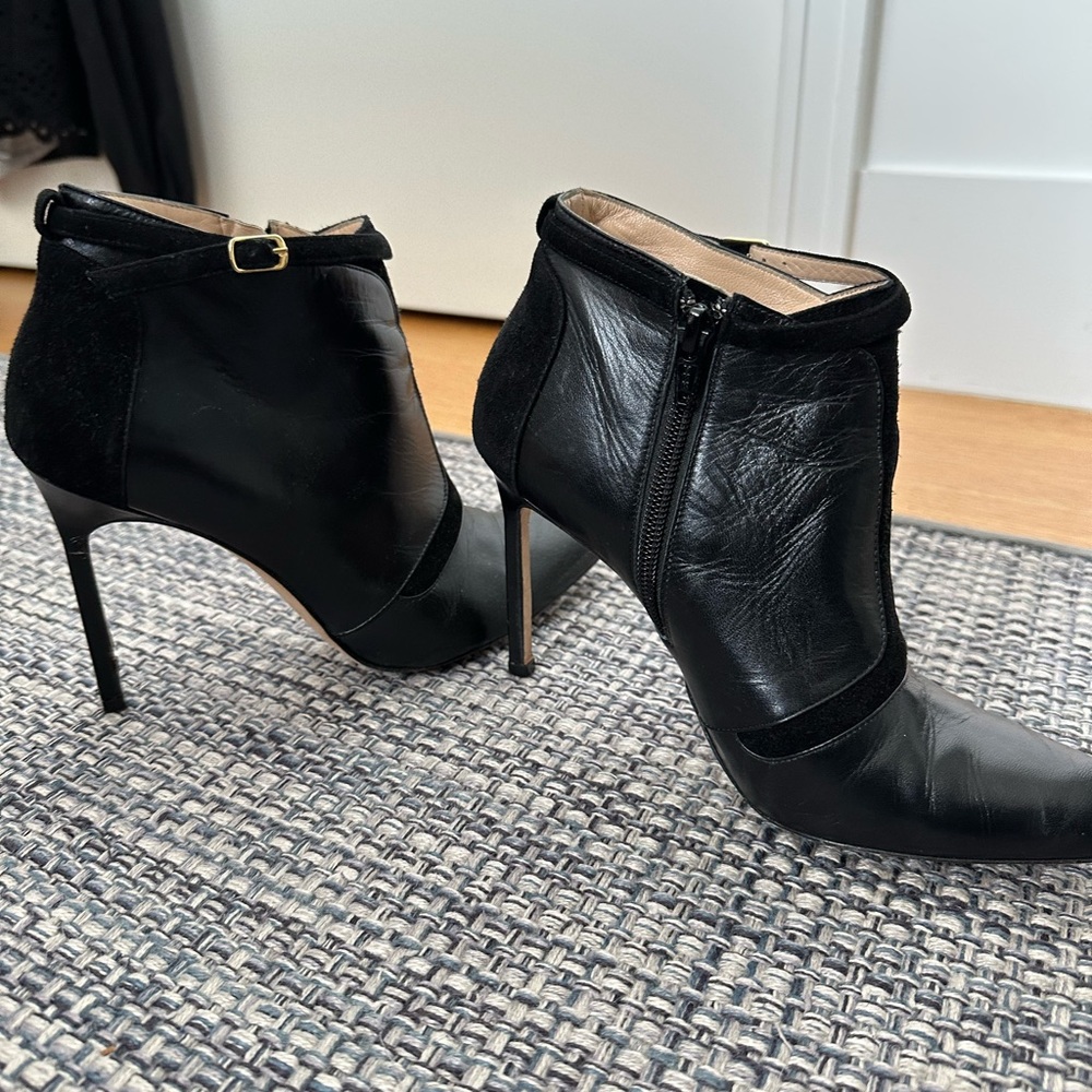 Manolo Blahnik black, leather and suede 4 inch heel booties